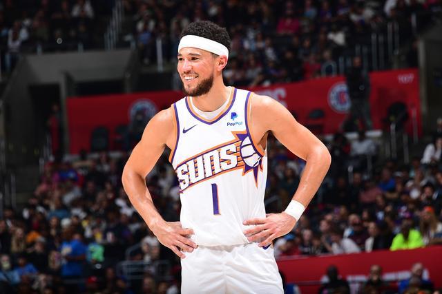 滕哈格回曼彻斯特与妻子晚餐 经纪人团队成员在场