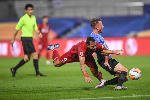 王哲林22分上海胜新疆 程帅澎25分浙江胜宁波